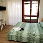 Tosca فندق مبيت وإفطار 3*