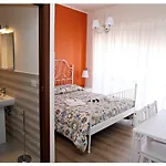 فندق مبيت وإفطار Tosca 3*
